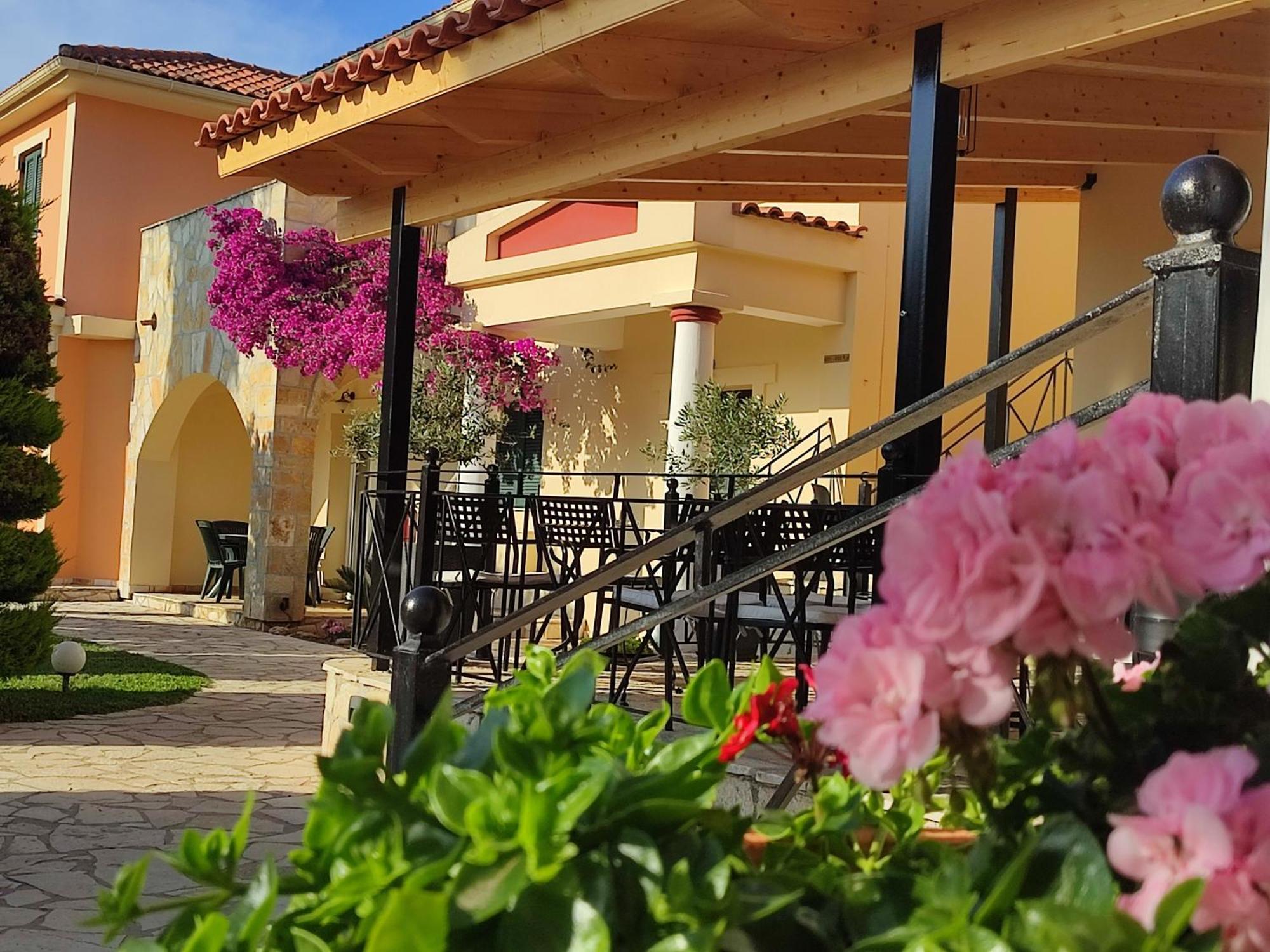 Aparthotel Elanthi Village