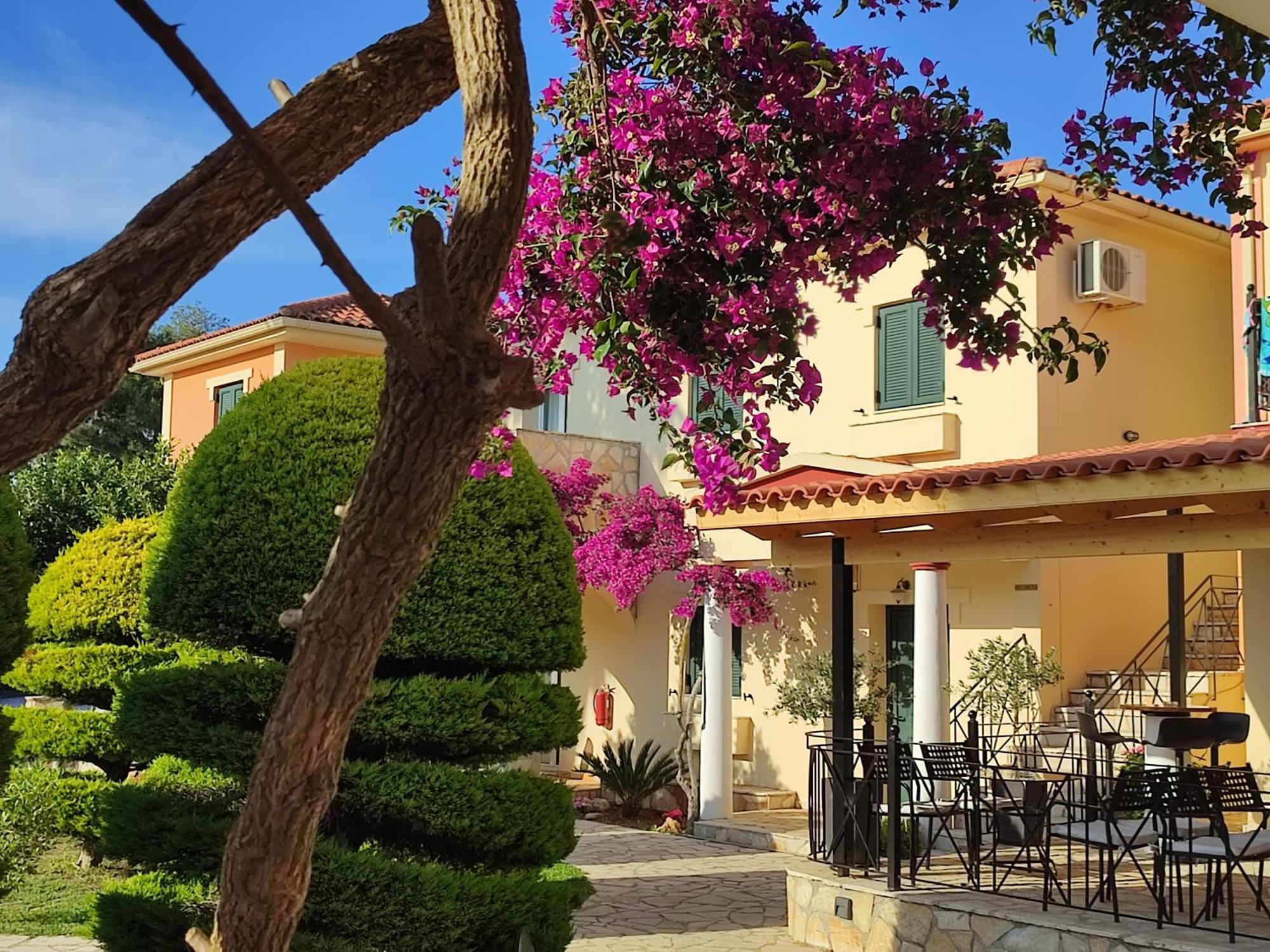 Elanthi Village Aparthotel Kalamákion