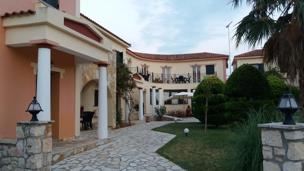 Elanthi Village Aparthotel Kalamákion